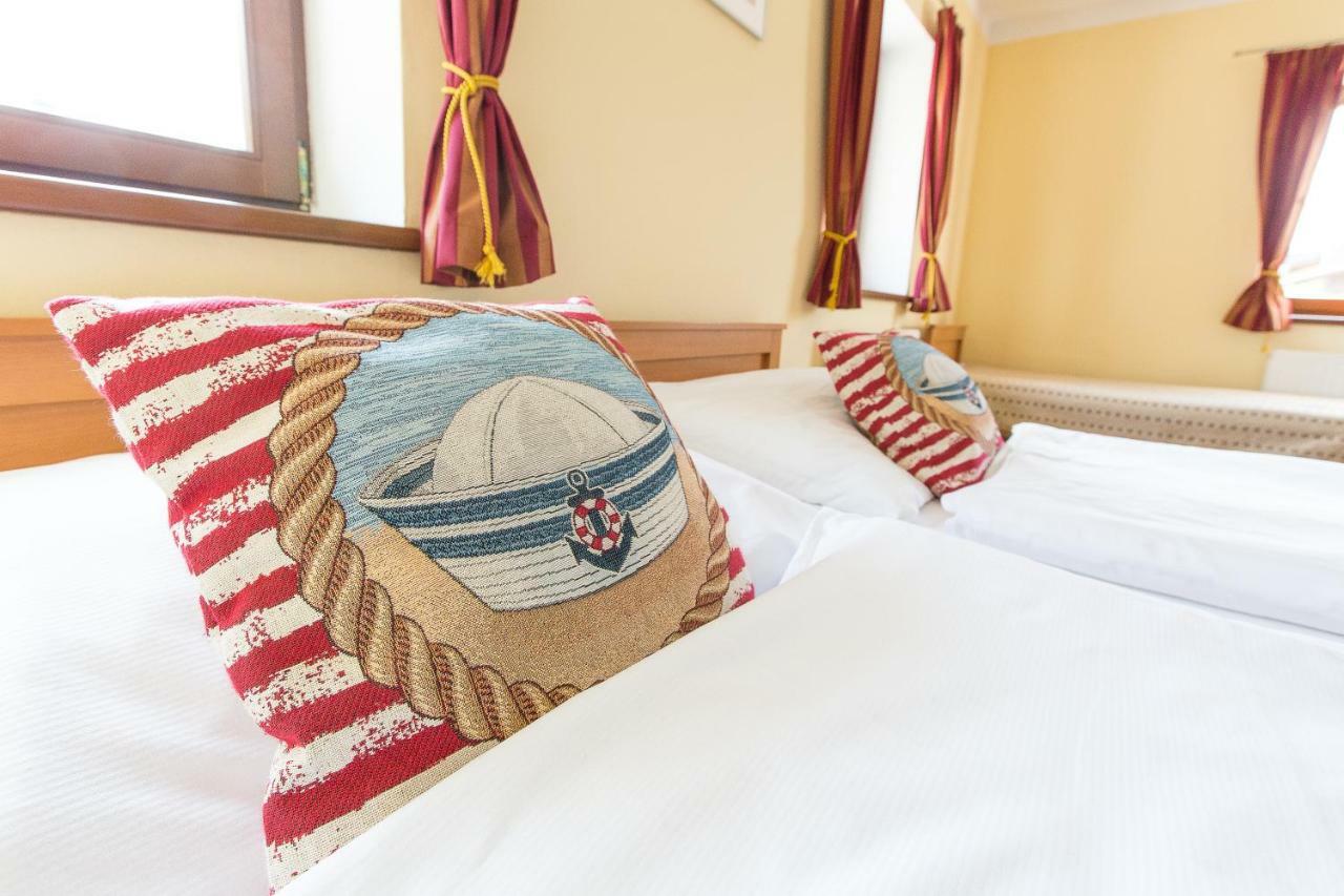 Hotel Admiral Lipno nad Vltavou Exterior foto